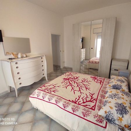 La Casa Del Sole Panzió Terracina Kültér fotó