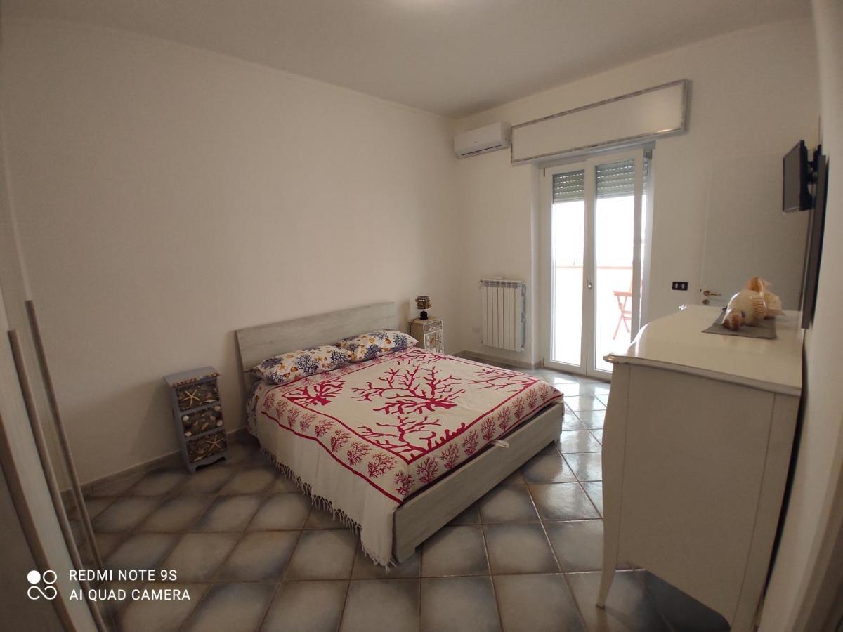 La Casa Del Sole Panzió Terracina Kültér fotó