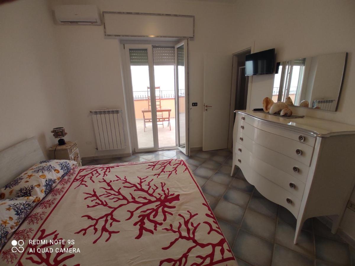 La Casa Del Sole Panzió Terracina Kültér fotó